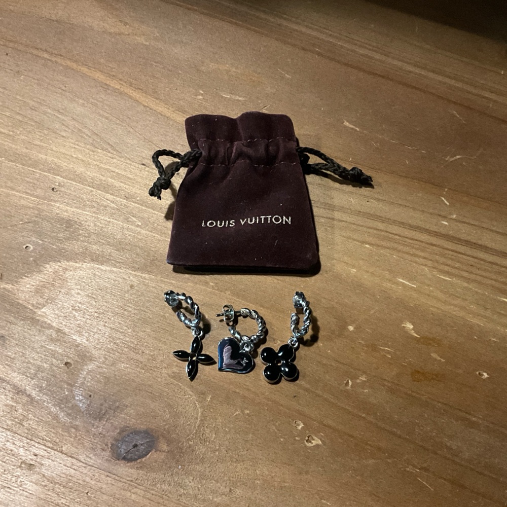 Louis Vuitton Boucle Sweet Monogram M65677 Earrings
